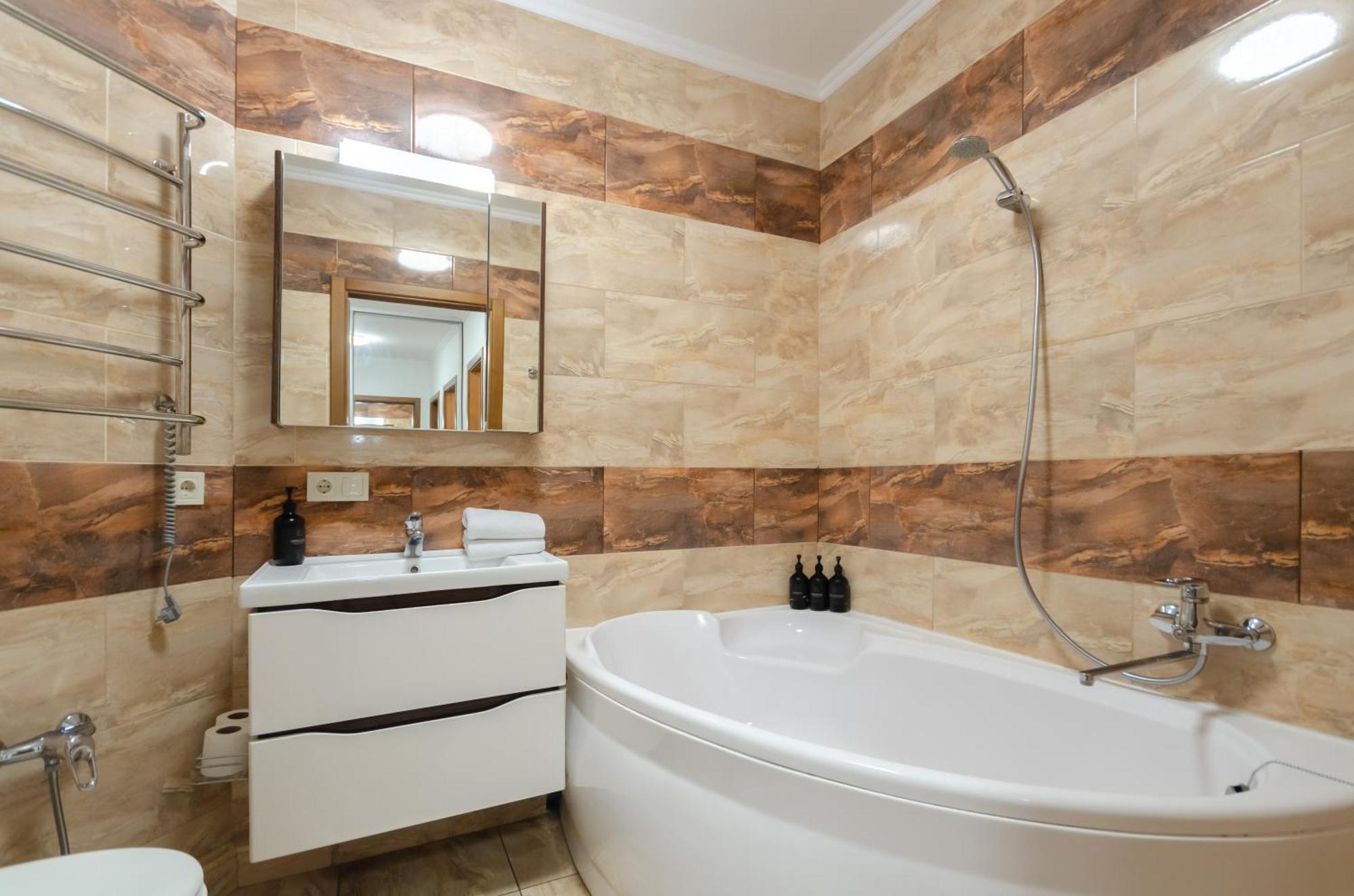 Petrovdom 7-27 In Rc Kvartet Cozy Apartment Nearby With Central Railway Station Kyiv Exterior photo